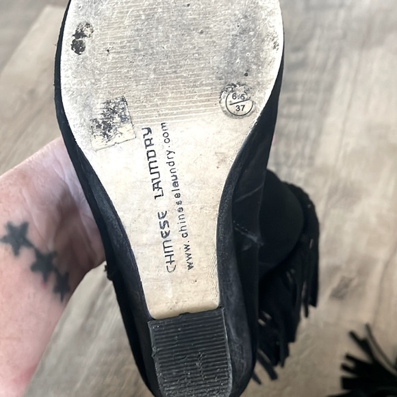 Chinese Laundry suede wedge fringe ankle boots 6.5 - Picture 5 of 5